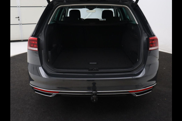Volkswagen Passat 1.4 TSI PHEV GTE | Head-Up | Stoelverwarming | Trekhaak | Massage | Keyless | Standkachel | Camera | Matrix LED | Carplay | Adaptive cruise | Side Assist | Navigatie | Virtual Cockpit | Plug In
