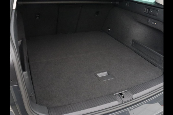 Volkswagen Passat 1.4 TSI PHEV GTE | Head-Up | Stoelverwarming | Trekhaak | Massage | Keyless | Standkachel | Camera | Matrix LED | Carplay | Adaptive cruise | Side Assist | Navigatie | Virtual Cockpit | Plug In