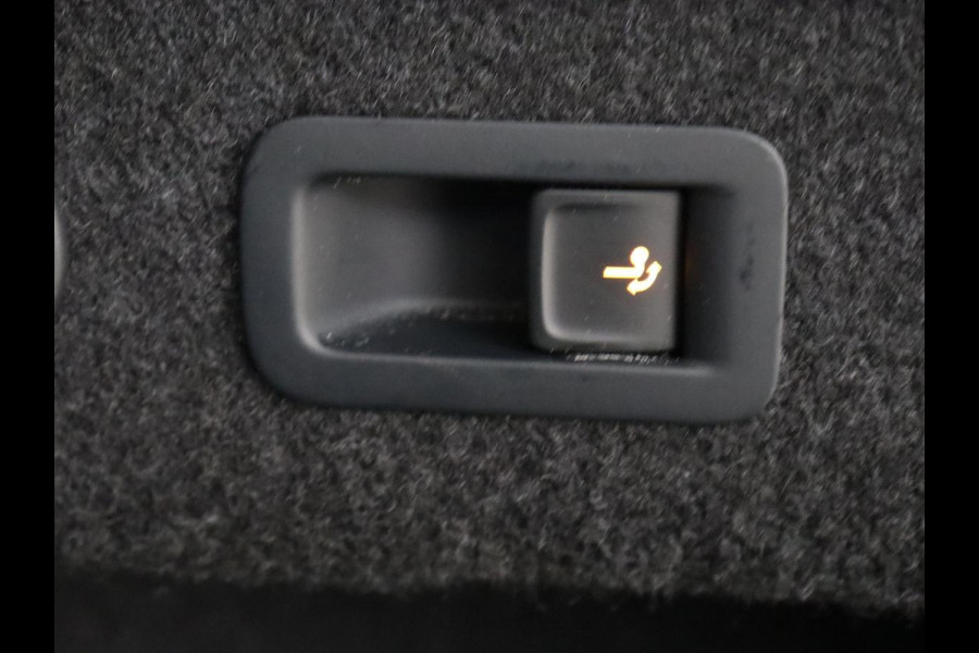 Volkswagen Passat 1.4 TSI PHEV GTE | Head-Up | Stoelverwarming | Trekhaak | Massage | Keyless | Standkachel | Camera | Matrix LED | Carplay | Adaptive cruise | Side Assist | Navigatie | Virtual Cockpit | Plug In