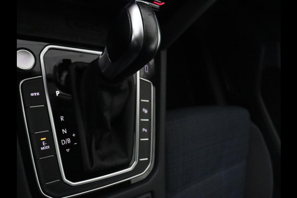 Volkswagen Passat 1.4 TSI PHEV GTE | Head-Up | Stoelverwarming | Trekhaak | Massage | Keyless | Standkachel | Camera | Matrix LED | Carplay | Adaptive cruise | Side Assist | Navigatie | Virtual Cockpit | Plug In