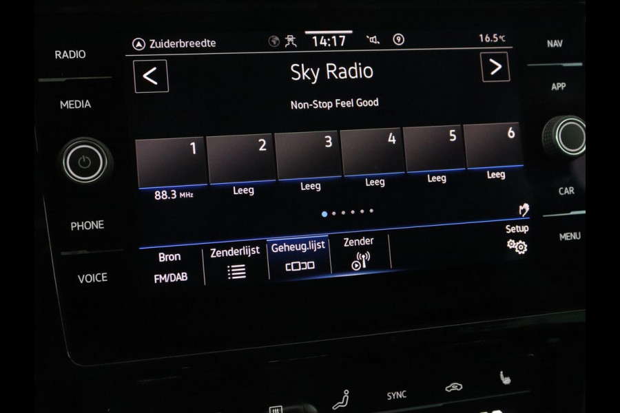 Volkswagen Passat 1.4 TSI PHEV GTE | Head-Up | Stoelverwarming | Trekhaak | Massage | Keyless | Standkachel | Camera | Matrix LED | Carplay | Adaptive cruise | Side Assist | Navigatie | Virtual Cockpit | Plug In