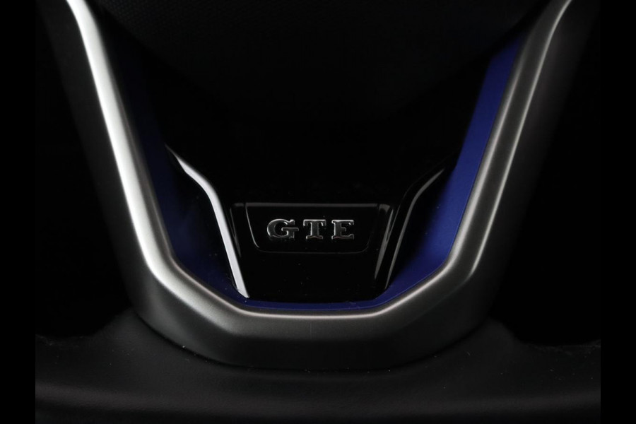 Volkswagen Passat 1.4 TSI PHEV GTE | Head-Up | Stoelverwarming | Trekhaak | Massage | Keyless | Standkachel | Camera | Matrix LED | Carplay | Adaptive cruise | Side Assist | Navigatie | Virtual Cockpit | Plug In