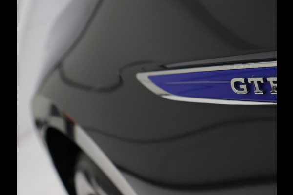 Volkswagen Passat 1.4 TSI PHEV GTE | Head-Up | Stoelverwarming | Trekhaak | Massage | Keyless | Standkachel | Camera | Matrix LED | Carplay | Adaptive cruise | Side Assist | Navigatie | Virtual Cockpit | Plug In