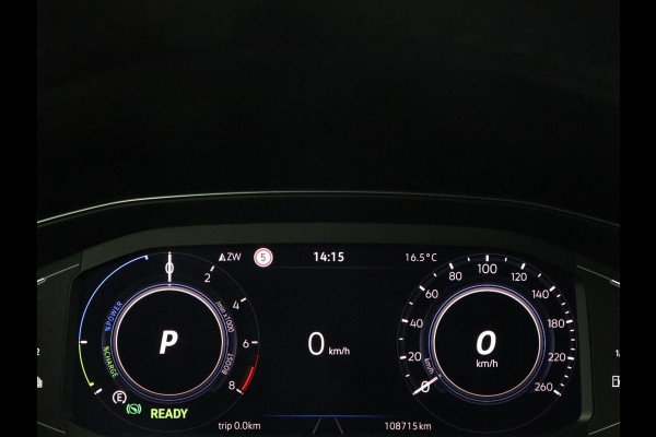 Volkswagen Passat 1.4 TSI PHEV GTE | Head-Up | Stoelverwarming | Trekhaak | Massage | Keyless | Standkachel | Camera | Matrix LED | Carplay | Adaptive cruise | Side Assist | Navigatie | Virtual Cockpit | Plug In
