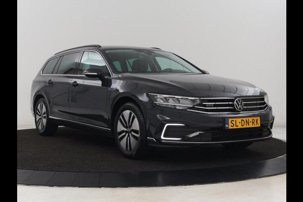 Volkswagen Passat 1.4 TSI PHEV GTE | Head-Up | Stoelverwarming | Trekhaak | Massage | Keyless | Standkachel | Camera | Matrix LED | Carplay | Adaptive cruise | Side Assist | Navigatie | Virtual Cockpit | Plug In