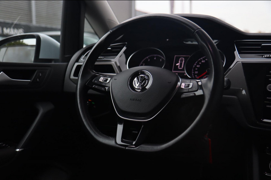 Volkswagen Touran 1.4 TSI 7p / PANODAK / ADAPT CRUISE / TREKHAAK ELEK / CAMERA