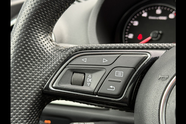 Audi A3 Limousine 35 TFSI CoD Sport S Line Edition | S-Line | Panoramadak | Draadloze telefoonlader .