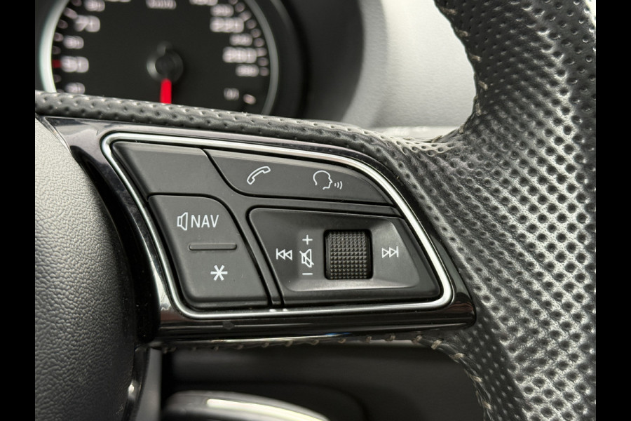 Audi A3 Limousine 35 TFSI CoD Sport S Line Edition | S-Line | Panoramadak | Draadloze telefoonlader .