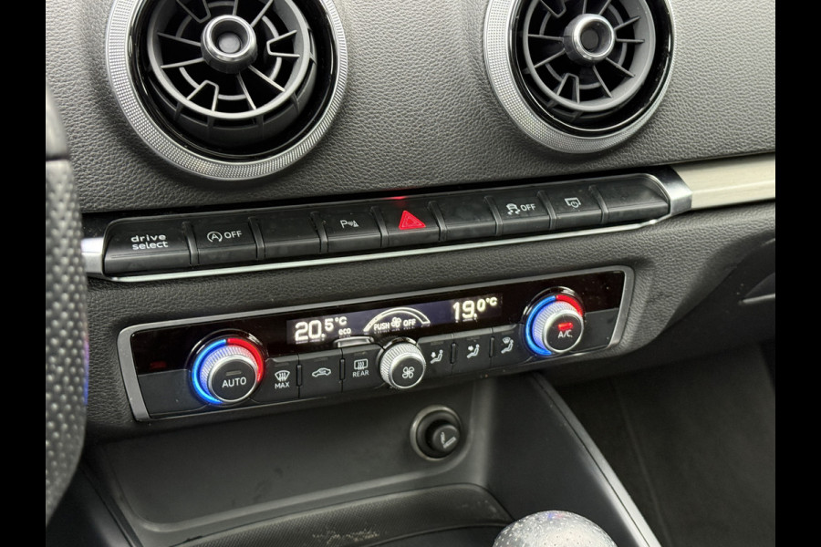 Audi A3 Limousine 35 TFSI CoD Sport S Line Edition | S-Line | Panoramadak | Draadloze telefoonlader .