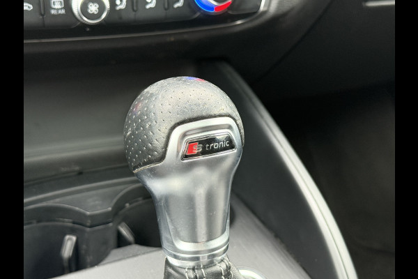 Audi A3 Limousine 35 TFSI CoD Sport S Line Edition | S-Line | Panoramadak | Draadloze telefoonlader .