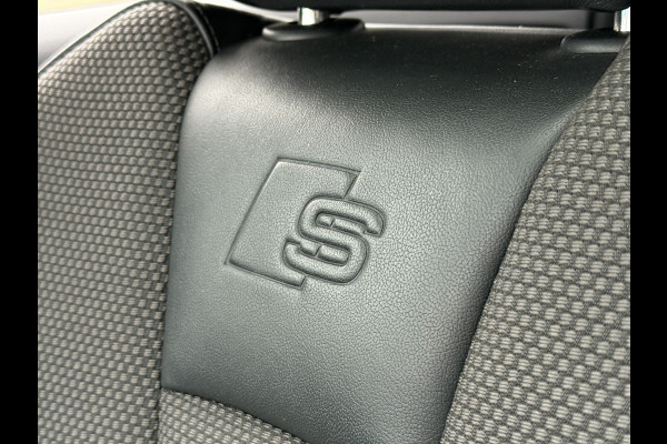 Audi A3 Limousine 35 TFSI CoD Sport S Line Edition | S-Line | Panoramadak | Draadloze telefoonlader .