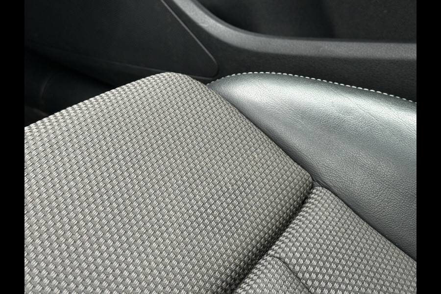 Audi A3 Limousine 35 TFSI CoD Sport S Line Edition | S-Line | Panoramadak | Draadloze telefoonlader .