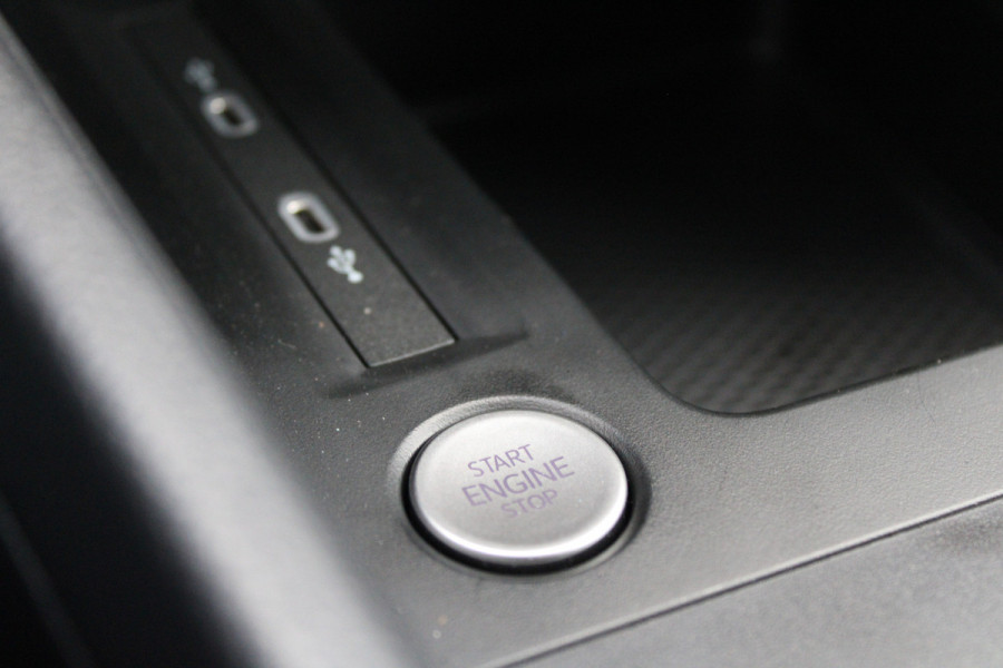 Volkswagen Caddy Cargo Maxi 2.0 TDI Style 102pk - Trekhaak - Carplay - Camera - LED - ErgoStoel - Rijklaar