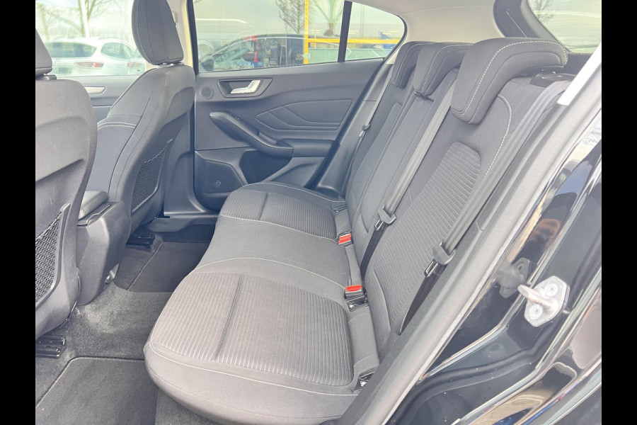 Ford Focus 1.0 EcoBoost Titanium Business | Winterpack | LED koplampen | Adaptive Cruise Control | 17" lichtmetalen velgen