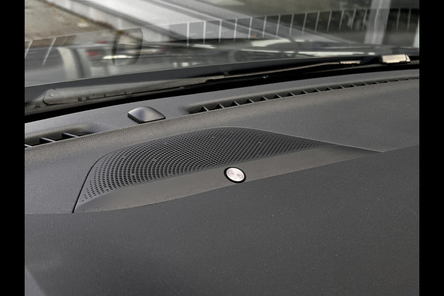 Ford Focus 1.0 EcoBoost Titanium Business | Winterpack | LED koplampen | Adaptive Cruise Control | 17" lichtmetalen velgen