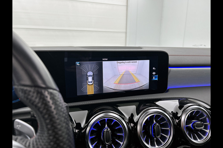 Mercedes-Benz CLA-Klasse 180 Business Solution AMG Panoramadak | Lichtmetalen velgen 5 spaaks |BMUX wide screen\ Naviagtie | parking support met camera achter | Inclusief 24 maanden MB Certified garantie voor Europa.
