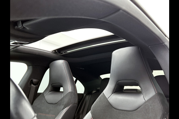 Mercedes-Benz CLA-Klasse 180 Business Solution AMG Panoramadak | Lichtmetalen velgen 5 spaaks |BMUX wide screen\ Naviagtie | parking support met camera achter | Inclusief 24 maanden MB Certified garantie voor Europa.