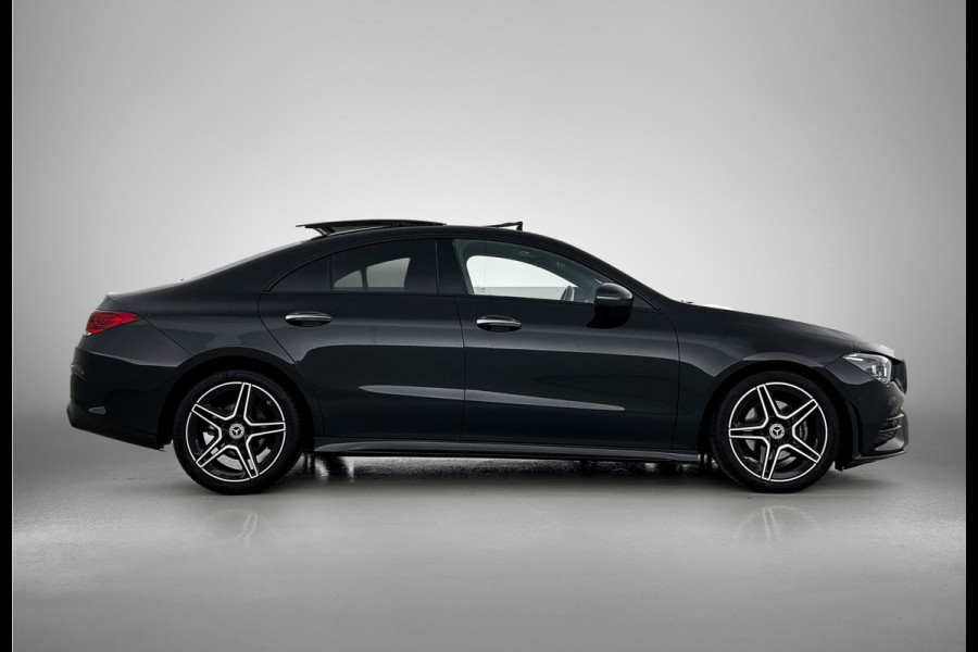 Mercedes-Benz CLA-Klasse 180 Business Solution AMG Panoramadak | Lichtmetalen velgen 5 spaaks |BMUX wide screen\ Naviagtie | parking support met camera achter | Inclusief 24 maanden MB Certified garantie voor Europa.