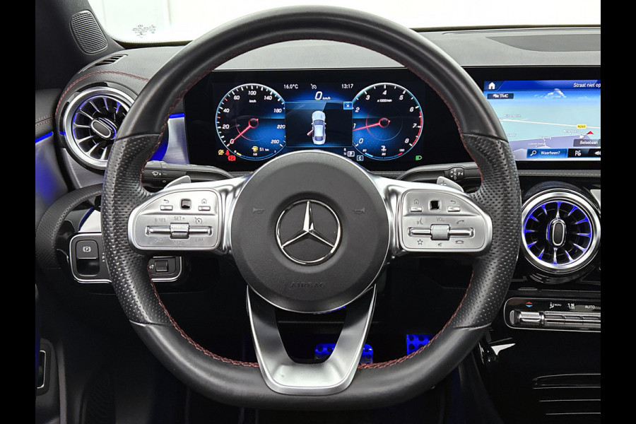Mercedes-Benz CLA-Klasse 180 Business Solution AMG Panoramadak | Lichtmetalen velgen 5 spaaks |BMUX wide screen\ Naviagtie | parking support met camera achter | Inclusief 24 maanden MB Certified garantie voor Europa.