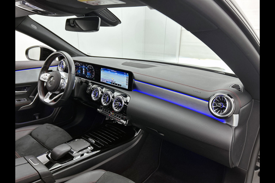 Mercedes-Benz CLA-Klasse 180 Business Solution AMG Panoramadak | Lichtmetalen velgen 5 spaaks |BMUX wide screen\ Naviagtie | parking support met camera achter | Inclusief 24 maanden MB Certified garantie voor Europa.
