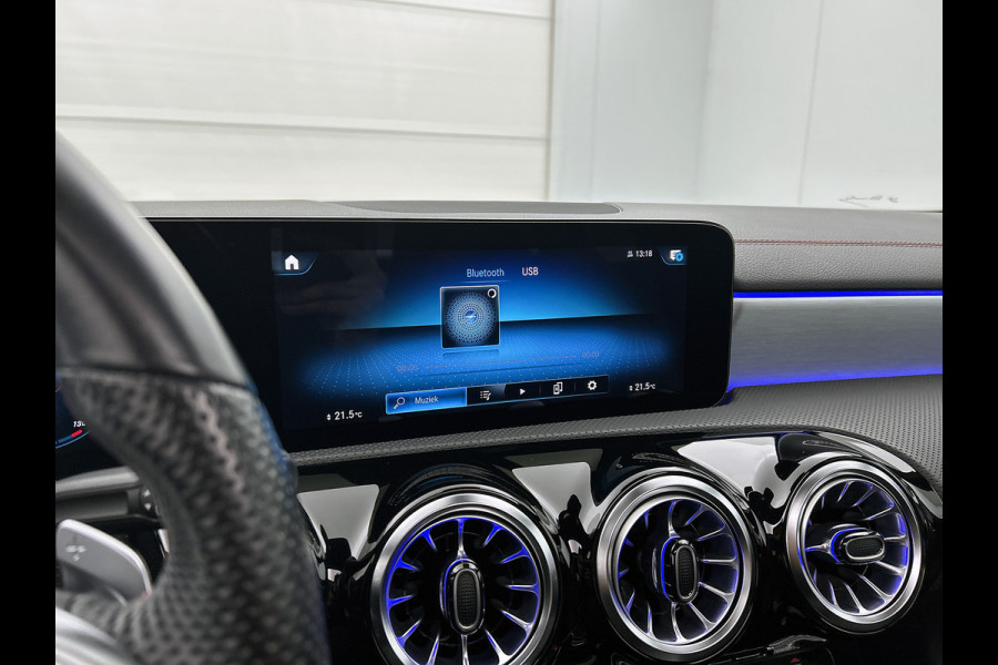 Mercedes-Benz CLA-Klasse 180 Business Solution AMG Panoramadak | Lichtmetalen velgen 5 spaaks |BMUX wide screen\ Naviagtie | parking support met camera achter | Inclusief 24 maanden MB Certified garantie voor Europa.
