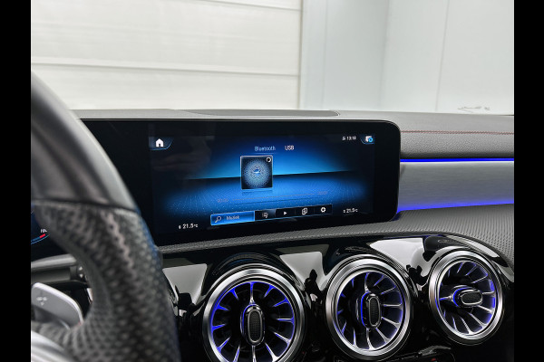 Mercedes-Benz CLA-Klasse 180 Business Solution AMG Panoramadak | Lichtmetalen velgen 5 spaaks |BMUX wide screen\ Naviagtie | parking support met camera achter | Inclusief 24 maanden MB Certified garantie voor Europa.
