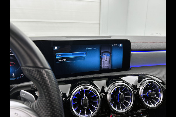 Mercedes-Benz CLA-Klasse 180 Business Solution AMG Panoramadak | Lichtmetalen velgen 5 spaaks |BMUX wide screen\ Naviagtie | parking support met camera achter | Inclusief 24 maanden MB Certified garantie voor Europa.