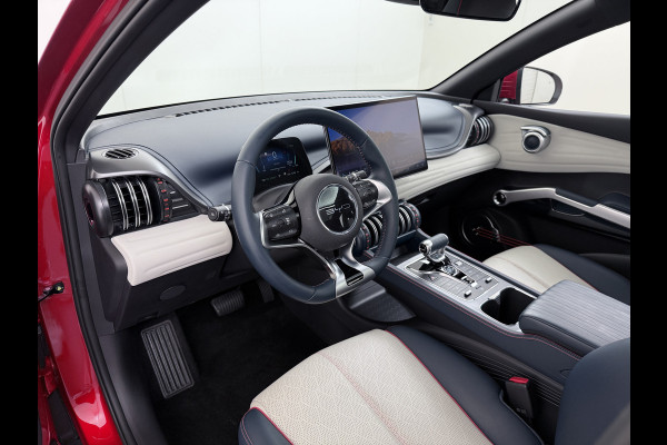 BYD ATTO 3 60kWh Design SOH 98% Pano-dak Leer+Elektr.Verst. Warmtepomp Adaptieve Cruise 360°Camera Apple Carplay Android Auto Elektr.Achter Verkeersbord detectie WiFi DAB Led Rijstrooksensor Keyless Smartphone Entry Fabrieksgarantie tot 12-12-2030/150.000km Garantie. Op de LFP Accu tot 12-12-2030/200.000km €44.000,- Nieuw!