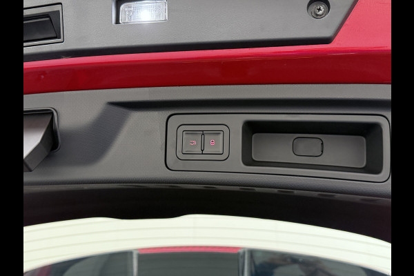 BYD ATTO 3 60kWh Design SOH 98% Pano-dak Leer+Elektr.Verst. Warmtepomp Adaptieve Cruise 360°Camera Apple Carplay Android Auto Elektr.Achter Verkeersbord detectie WiFi DAB Led Rijstrooksensor Keyless Smartphone Entry Fabrieksgarantie tot 12-12-2030/150.000km Garantie. Op de LFP Accu tot 12-12-2030/200.000km €44.000,- Nieuw!