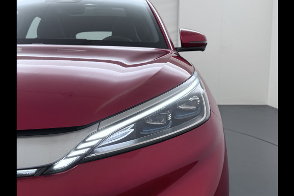 BYD ATTO 3 60kWh Design SOH 98% Pano-dak Leer+Elektr.Verst. Warmtepomp Adaptieve Cruise 360°Camera Apple Carplay Android Auto Elektr.Achter Verkeersbord detectie WiFi DAB Led Rijstrooksensor Keyless Smartphone Entry Fabrieksgarantie tot 12-12-2030/150.000km Garantie. Op de LFP Accu tot 12-12-2030/200.000km €44.000,- Nieuw!