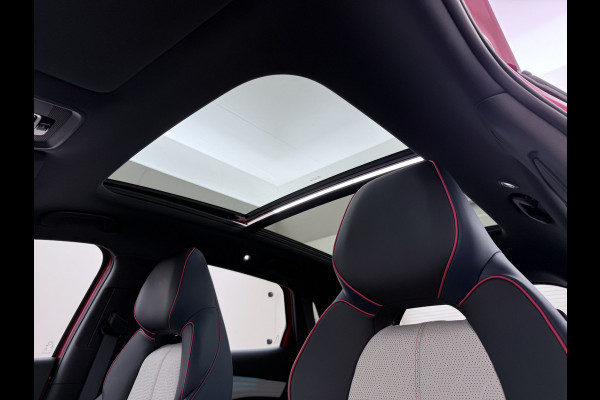 BYD ATTO 3 60kWh Design SOH 98% Pano-dak Leer+Elektr.Verst. Warmtepomp Adaptieve Cruise 360°Camera Apple Carplay Android Auto Elektr.Achter Verkeersbord detectie WiFi DAB Led Rijstrooksensor Keyless Smartphone Entry Fabrieksgarantie tot 12-12-2030/150.000km Garantie. Op de LFP Accu tot 12-12-2030/200.000km €44.000,- Nieuw!