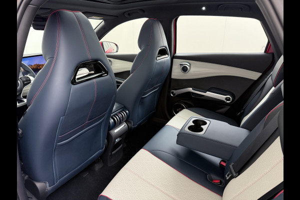 BYD ATTO 3 60kWh Design SOH 98% Pano-dak Leer+Elektr.Verst. Warmtepomp Adaptieve Cruise 360°Camera Apple Carplay Android Auto Elektr.Achter Verkeersbord detectie WiFi DAB Led Rijstrooksensor Keyless Smartphone Entry Fabrieksgarantie tot 12-12-2030/150.000km Garantie. Op de LFP Accu tot 12-12-2030/200.000km €44.000,- Nieuw!