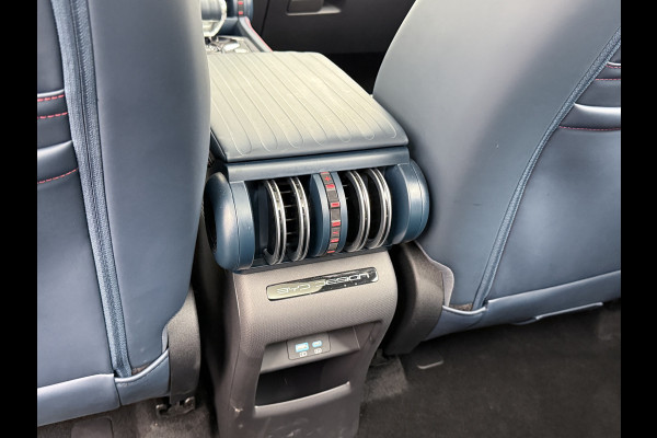 BYD ATTO 3 60kWh Design SOH 98% Pano-dak Leer+Elektr.Verst. Warmtepomp Adaptieve Cruise 360°Camera Apple Carplay Android Auto Elektr.Achter Verkeersbord detectie WiFi DAB Led Rijstrooksensor Keyless Smartphone Entry Fabrieksgarantie tot 12-12-2030/150.000km Garantie. Op de LFP Accu tot 12-12-2030/200.000km €44.000,- Nieuw!