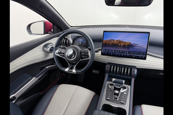 BYD ATTO 3 60kWh Design SOH 98% Pano-dak Leer+Elektr.Verst. Warmtepomp Adaptieve Cruise 360°Camera Apple Carplay Android Auto Elektr.Achter Verkeersbord detectie WiFi DAB Led Rijstrooksensor Keyless Smartphone Entry Fabrieksgarantie tot 12-12-2030/150.000km Garantie. Op de LFP Accu tot 12-12-2030/200.000km €44.000,- Nieuw!