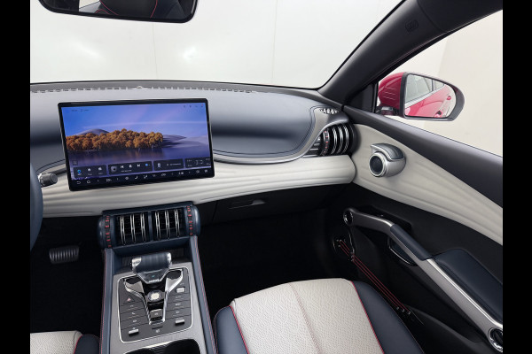 BYD ATTO 3 60kWh Design SOH 98% Pano-dak Leer+Elektr.Verst. Warmtepomp Adaptieve Cruise 360°Camera Apple Carplay Android Auto Elektr.Achter Verkeersbord detectie WiFi DAB Led Rijstrooksensor Keyless Smartphone Entry Fabrieksgarantie tot 12-12-2030/150.000km Garantie. Op de LFP Accu tot 12-12-2030/200.000km €44.000,- Nieuw!