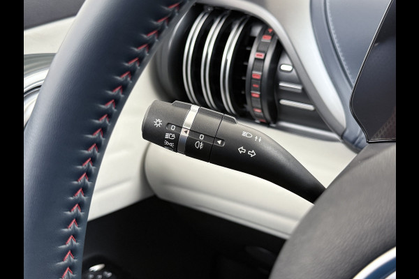 BYD ATTO 3 60kWh Design SOH 98% Pano-dak Leer+Elektr.Verst. Warmtepomp Adaptieve Cruise 360°Camera Apple Carplay Android Auto Elektr.Achter Verkeersbord detectie WiFi DAB Led Rijstrooksensor Keyless Smartphone Entry Fabrieksgarantie tot 12-12-2030/150.000km Garantie. Op de LFP Accu tot 12-12-2030/200.000km €44.000,- Nieuw!