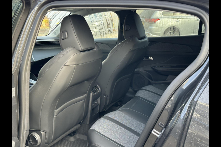 Peugeot 408 1.2 PureTech Allure Pack 130 EAT8 Adaptive cruisecontrol | Stoel + Stuurverwarming | digitaal cockpit | Rijklaar met 12 mnd BOVAG garantie |