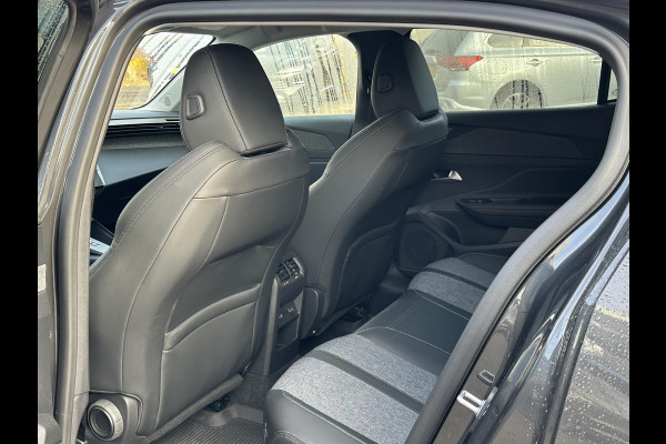 Peugeot 408 1.2 PureTech Allure Pack 130 EAT8 Adaptive cruisecontrol | Stoel + Stuurverwarming | digitaal cockpit | Rijklaar met 12 mnd BOVAG garantie |