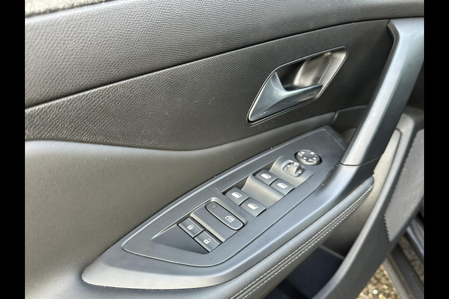 Peugeot 408 1.2 PureTech Allure Pack 130 EAT8 Adaptive cruisecontrol | Stoel + Stuurverwarming | digitaal cockpit | Rijklaar met 12 mnd BOVAG garantie |