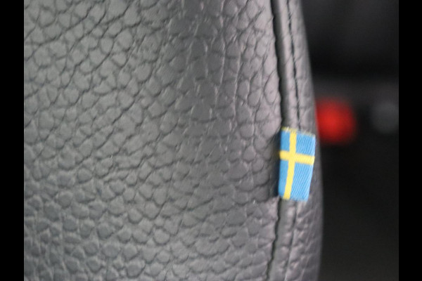 Volvo XC60 2.0 Recharge T6 AWD Inscription | Panoramadak | Trekhaak | Leder | Stoelverwarming | Camera | Carplay | Navigatie | Full LED | Parkeerhulp | Memory | PHEV | Plug In