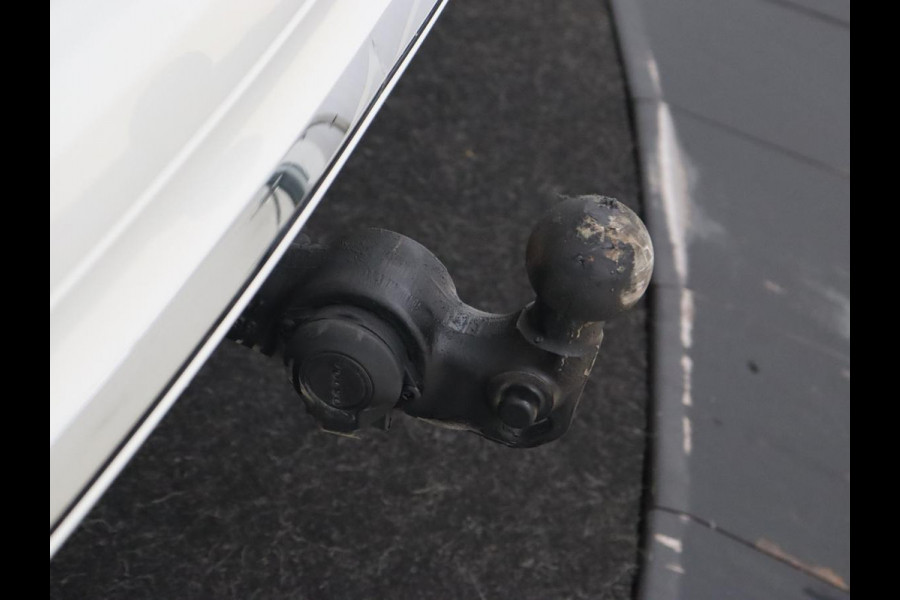 Volvo XC60 2.0 Recharge T6 AWD Inscription | Panoramadak | Trekhaak | Leder | Stoelverwarming | Camera | Carplay | Navigatie | Full LED | Parkeerhulp | Memory | PHEV | Plug In