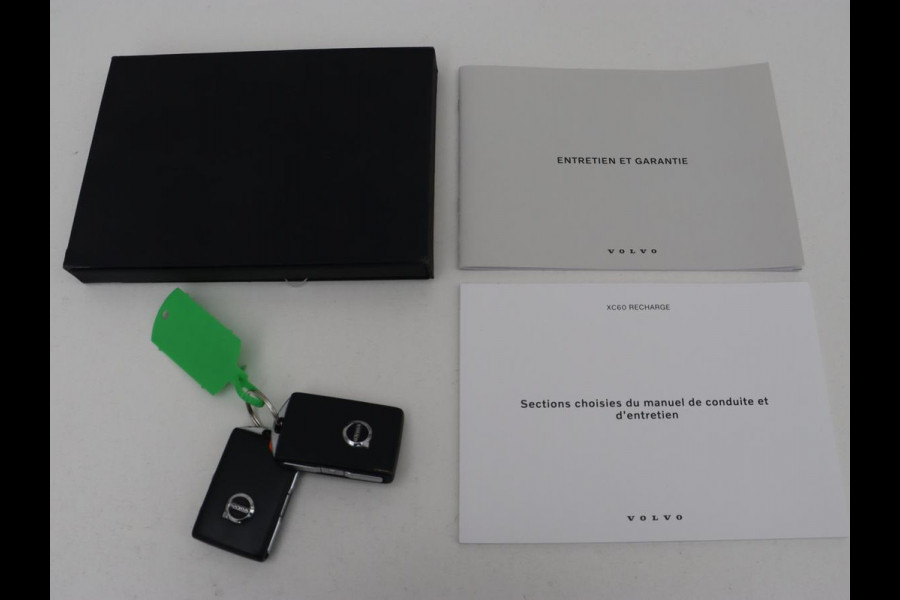 Volvo XC60 2.0 Recharge T6 AWD Inscription | Panoramadak | Trekhaak | Leder | Stoelverwarming | Camera | Carplay | Navigatie | Full LED | Parkeerhulp | Memory | PHEV | Plug In