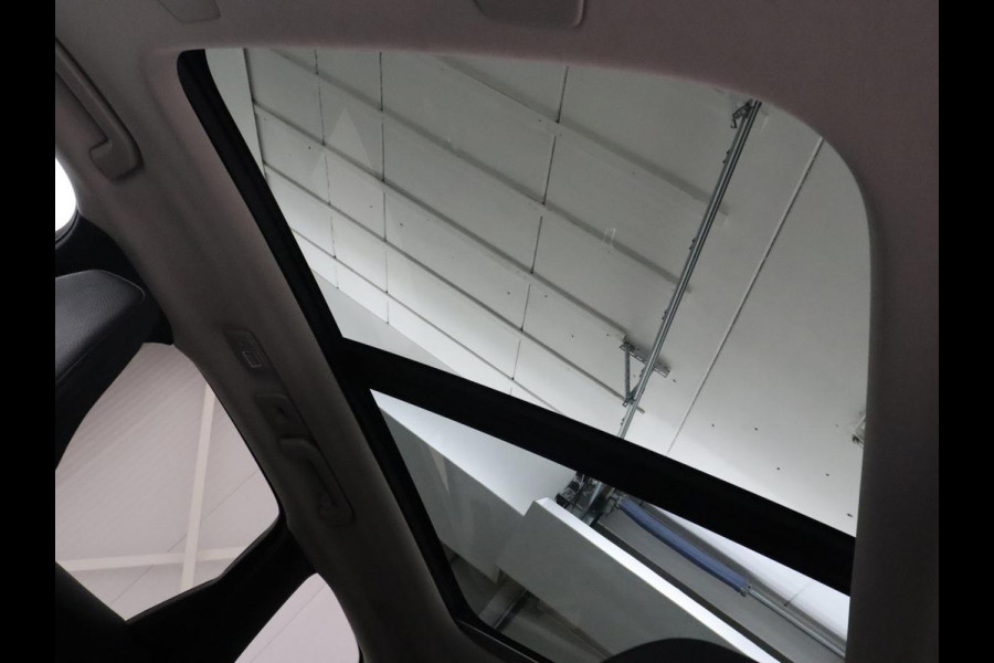 Volvo XC60 2.0 Recharge T6 AWD Inscription | Panoramadak | Trekhaak | Leder | Stoelverwarming | Camera | Carplay | Navigatie | Full LED | Parkeerhulp | Memory | PHEV | Plug In