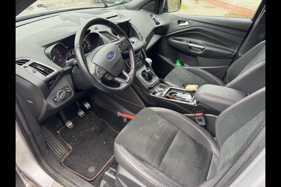 Ford Kuga 1.5 EcoBoost ST Line 150pk Achteruitrijcamera | Bi-Xenon Koplampen | Voorruit verwarming | 2.000kg Trekgewicht