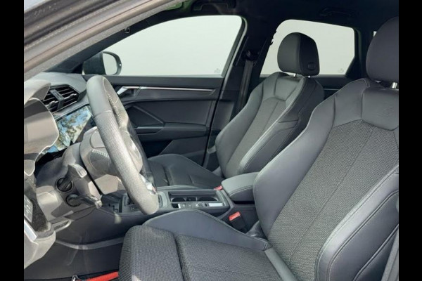 Audi Q3 35 TFSI S edition Competition 150pk| Verlengde garantie | Navigatie | Parkeercamera | 19 inch Lichtmetalen velgen | Apple Carplay/ Android Auto