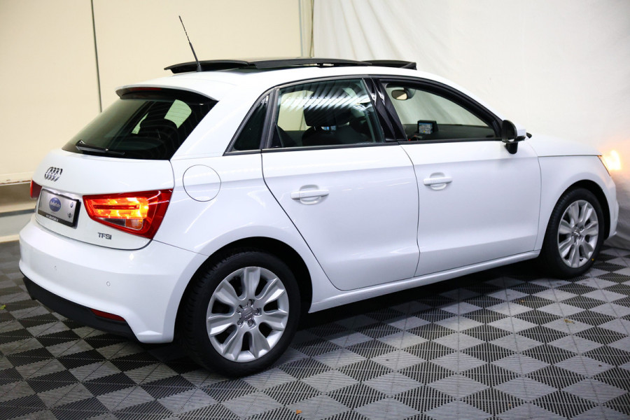 Audi A1 Sportback 1.4 TFSI Pro Line PANO NAVI BLUET STOELVW PDC ECC '18