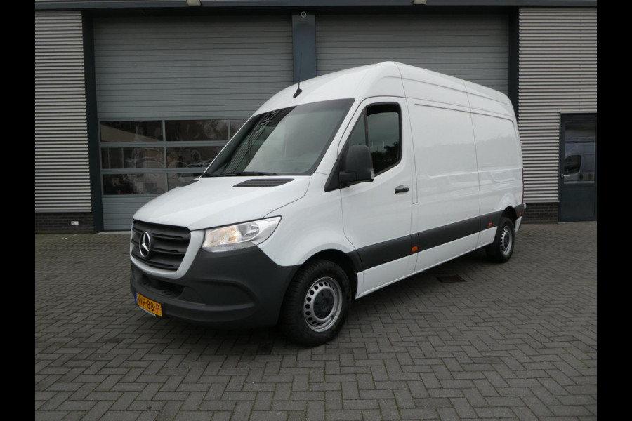 Mercedes-Benz Sprinter 215 CDI L2H2 airco, navigatie ,trekhaak ,3 zits