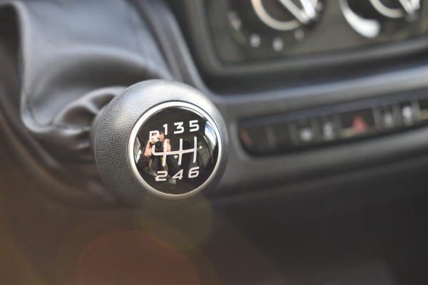 Peugeot Boxer 2.2 BlueHDi 140 S&S L2H2 3.3t Euro 6 Nieuw auto registratie 2024/ GEEN BPM/ L2H2 / achteruitrijcamera verzwaard verenpakket, pakket City plus