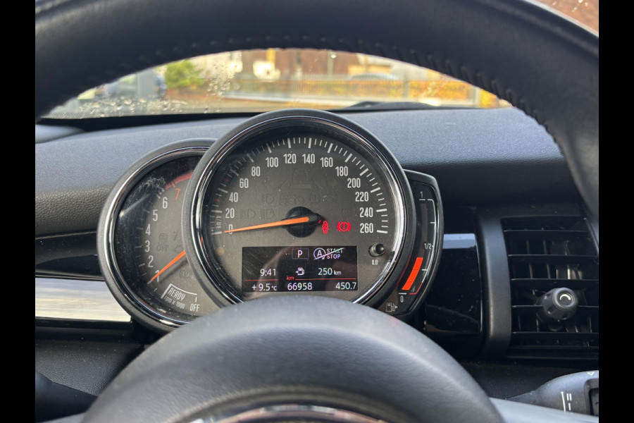 MINI Mini 1.5 One Chili | All season banden | PDC voor + achter | Sfeerverlichting | Sportstoelen | climate control | Full Led | keyless |  stoelverwarming – rijklaar met 12 BOVAG garantie!