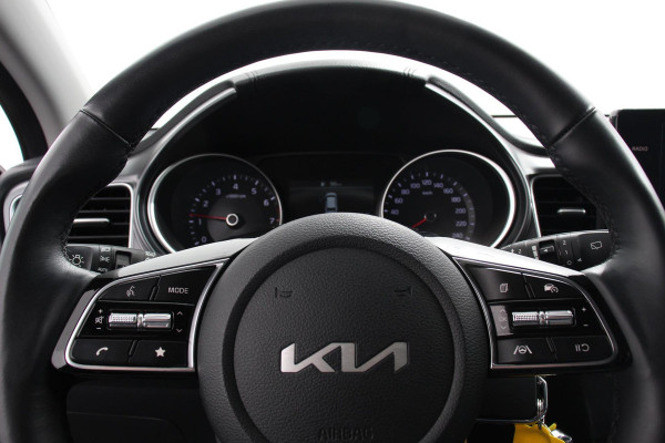 Kia Ceed Sportswagon 1.0 T-GDi Prestige | Navigatie | Apple Carplay / Android Auto | Climate Control | Cruise Control | Camera | Dab | Lichtmetalen Velgen | Lane Assist | Privacy Glass |